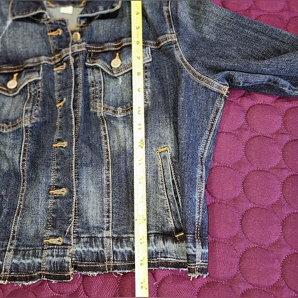 Maurices Dark Wash Released Hem Denim Jacket Size Large - Picture 3 of 9